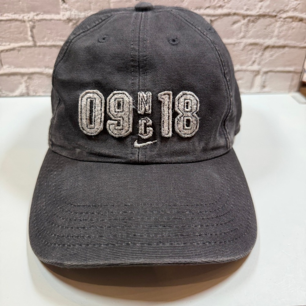 Nike Heritage 86 Black Adjustable Hat 09 N 18 Embroidered Adult Cap NWT